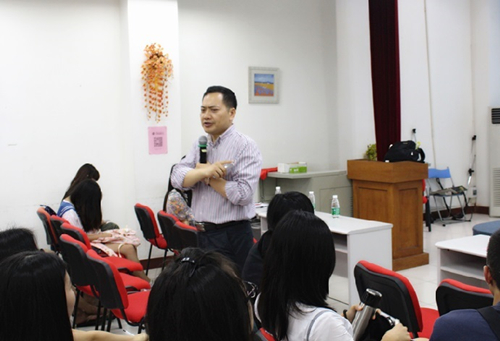 我协副会长陈圣权在暨大翻译学院开展学术讲座